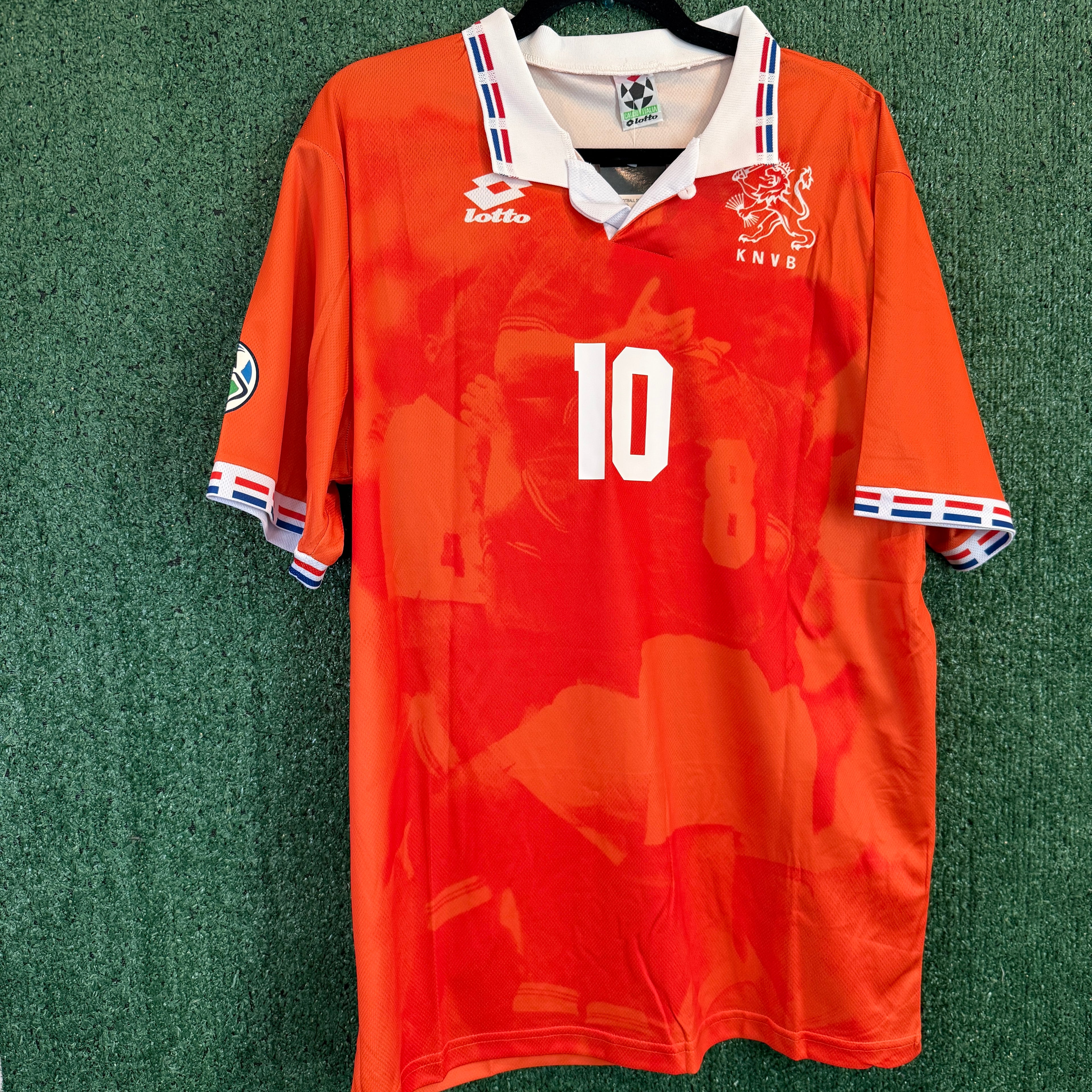 Retro Netherlands - Bergkamp #10