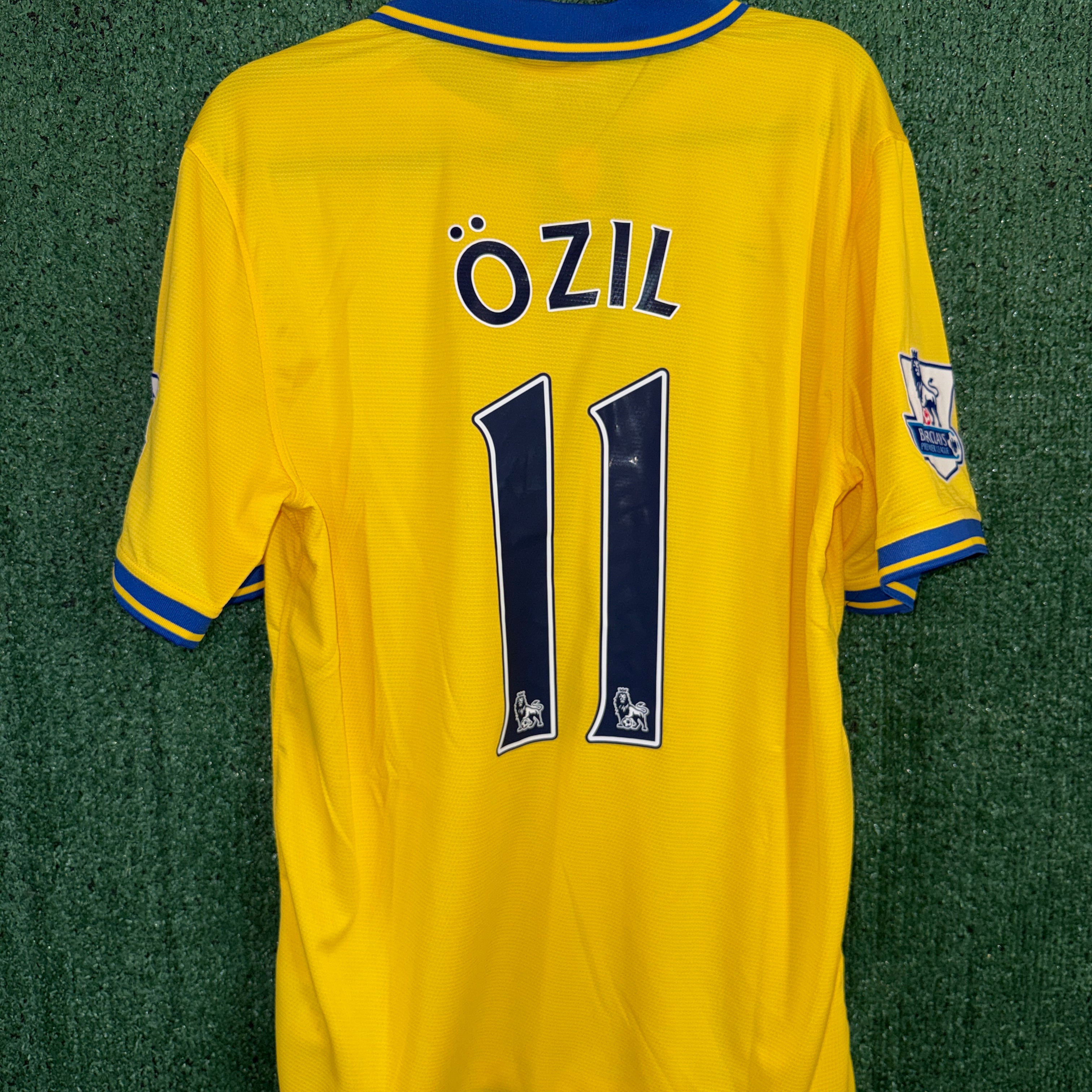 Retro Arsenal - Özil #11