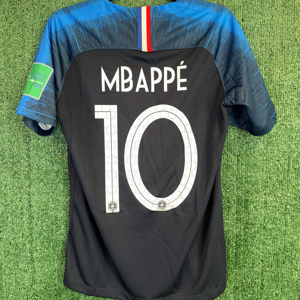 Retro France- Mbappe #10